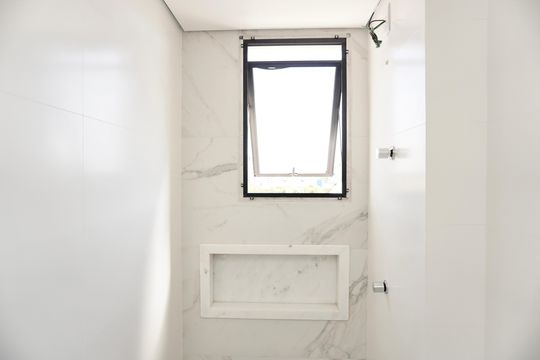 Semi-suítes - Banheiro de apartamento à venda com 3 quartos, 90m² em Calafate, Belo Horizonte