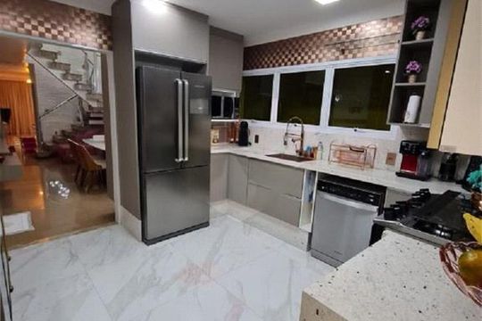 Casa à venda com 3 quartos, 300m² em Penha de França, São Paulo