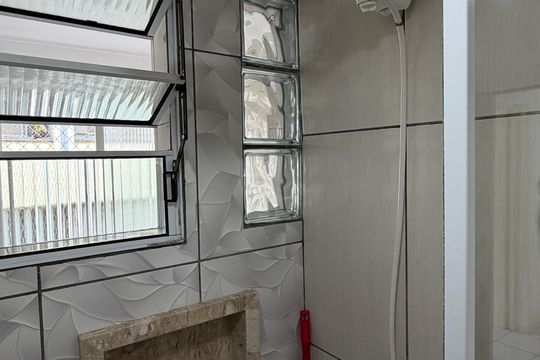 Apartamento para alugar com 2 quartos, 52m² em Jardim Bom Sucesso, Carapicuíba