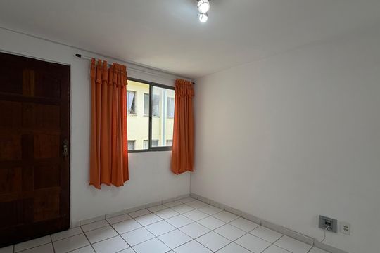 Apartamento para alugar com 2 quartos, 52m² em Jardim Bom Sucesso, Carapicuíba