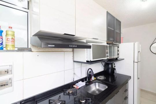 Cozinha de apartamento para alugar com 2 quartos, 48m² em Cosmos, Rio de Janeiro