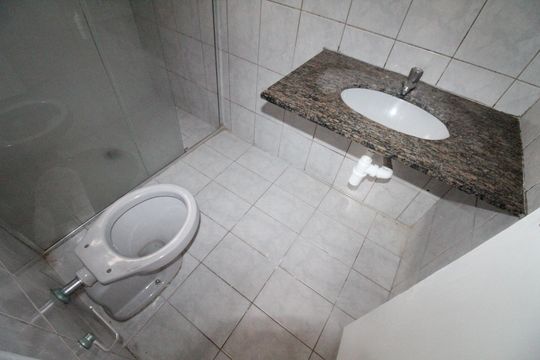 Banheiro da Suíte de casa para alugar com 3 quartos, 100m² em Jardim Augusta, São José dos Campos