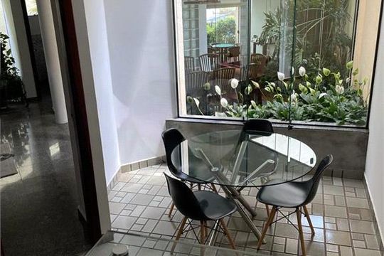 Casa à venda com 4 quartos, 322m² em Jaragua, São Paulo