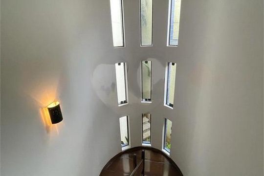 Casa à venda com 4 quartos, 322m² em Jaragua, São Paulo