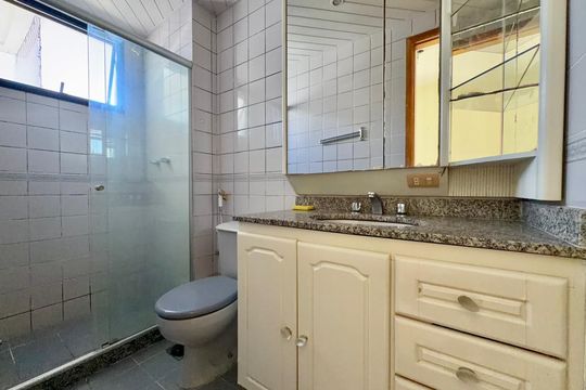 Banheiro de apartamento à venda com 3 quartos, 80m² em Recreio dos Bandeirantes, Rio de Janeiro