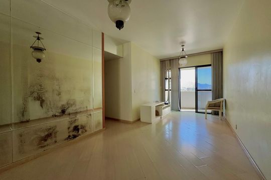 Sala de apartamento à venda com 3 quartos, 80m² em Recreio dos Bandeirantes, Rio de Janeiro