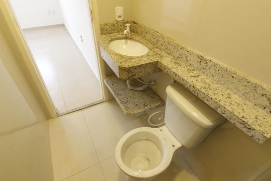 Banheiro da Suíte de apartamento para alugar com 2 quartos, 89m² em Foguete, Cabo Frio