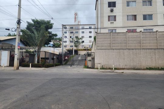 Fachada de apartamento para alugar com 2 quartos, 48m² em Monjolos, São Gonçalo