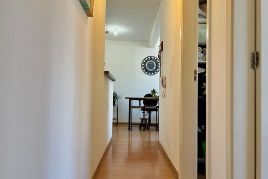 Corredor de apartamento para alugar com 2 quartos, 53m² em Nova Califórnia, Juiz de Fora