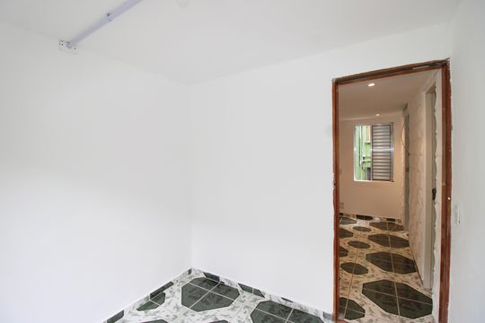 Quarto 1 de apartamento para alugar com 2 quartos, 37m² em Cidade Tiradentes, São Paulo