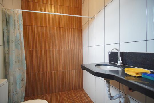 Banheiro de apartamento para alugar com 1 quarto, 45m² em Lomba Palmeira, Sapucaia do Sul