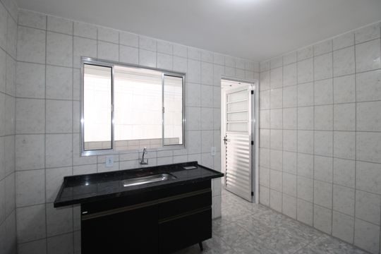 Cozinha de casa para alugar com 2 quartos, 70m² em Conjunto Habitacional Inácio Monteiro, São Paulo