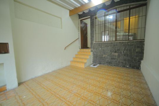 Garagem  de casa à venda com 2 quartos, 130m² em Baeta Neves, São Bernardo do Campo