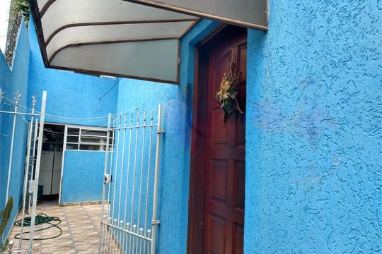 Casa à venda com 3 quartos, 140m² em Vila Roque, São Paulo