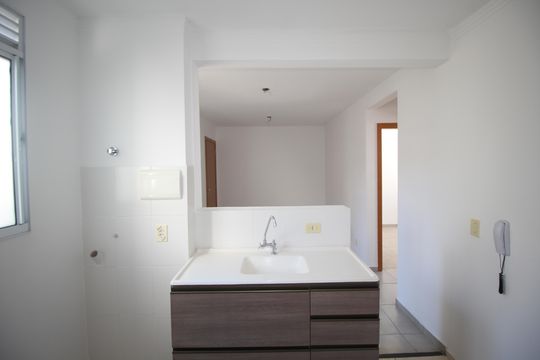 Cozinha de apartamento à venda com 2 quartos, 44m² em Jardim Dona Leopoldina, Porto Alegre
