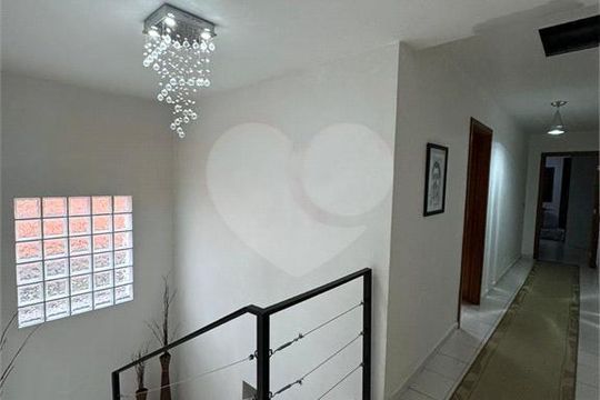 Casa à venda com 3 quartos, 370m² em Parque Imperial, São Paulo