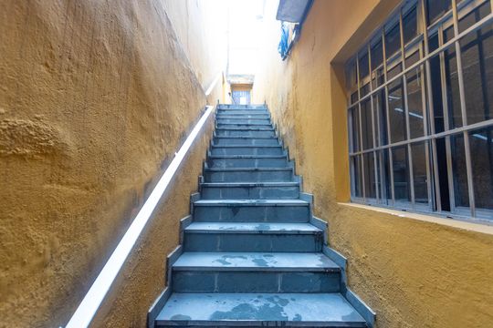 Entrada  de casa para alugar com 1 quarto, 50m² em Jardim Miriam, São Paulo