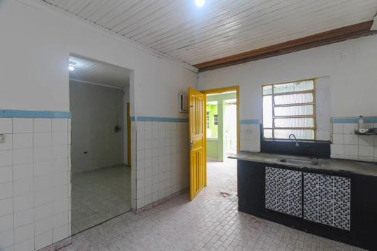 Cozinha de casa à venda com 7 quartos, 250m² em Jardim Nice, São Paulo