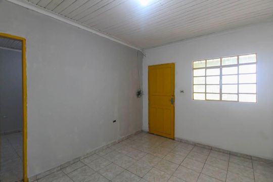 Sala de casa à venda com 7 quartos, 250m² em Jardim Nice, São Paulo