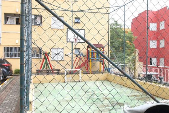 Quadra de apartamento para alugar com 2 quartos, 45m² em Parque Guarapiranga, São Paulo