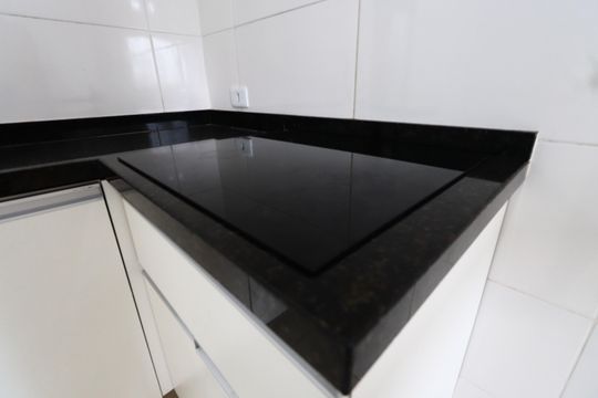 Cozinha de apartamento para alugar com 2 quartos, 47m² em Chácara Seis de Outubro, São Paulo