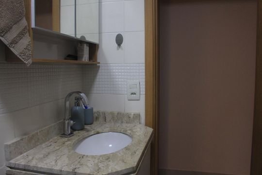 Banheiro de apartamento à venda com 2 quartos, 58m² em Jardim Sao Caetano, São Caetano do Sul