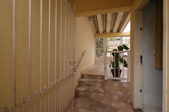 Entrada de casa à venda com 3 quartos, 177m² em Vila Cecilia Maria, Santo André