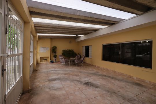 Garagem de casa à venda com 3 quartos, 177m² em Vila Cecilia Maria, Santo André