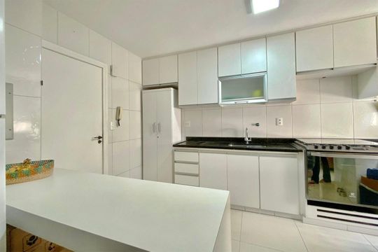 Cozinha e Área de Serviço de apartamento para alugar com 3 quartos, 136m² em Cidade Nova, Belo Horizonte