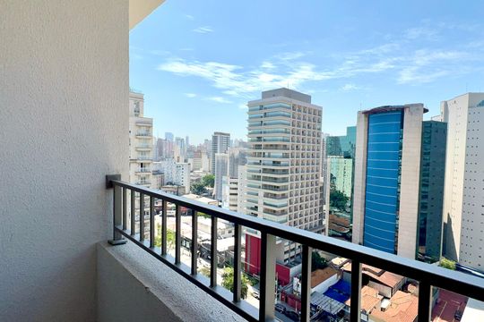 Varanda de kitnet/studio para alugar com 1 quarto, 25m² em Pinheiros, São Paulo