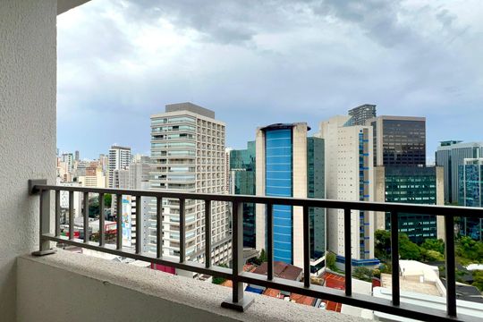 Varanda de kitnet/studio para alugar com 1 quarto, 25m² em Pinheiros, São Paulo