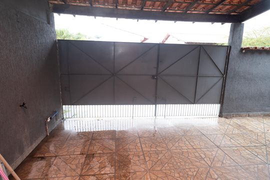 Garagem de casa à venda com 2 quartos, 144m² em Campo Grande, Rio de Janeiro