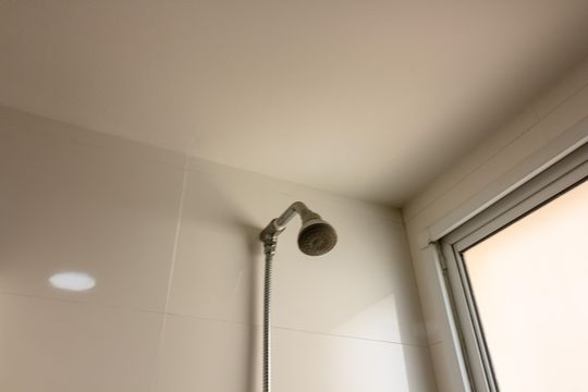 Banheiro do Quarto 2 suíte de apartamento para alugar com 2 quartos, 80m² em Jardim Zaira, Guarulhos