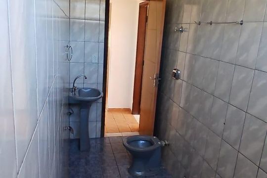 Banheiro de casa para alugar com 2 quartos, 140m² em Alípio de Melo, Belo Horizonte