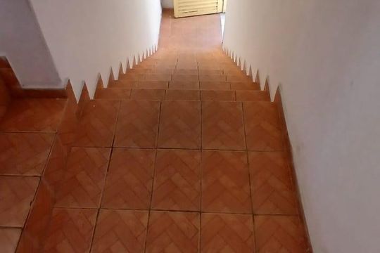 Escada de casa para alugar com 2 quartos, 140m² em Alípio de Melo, Belo Horizonte