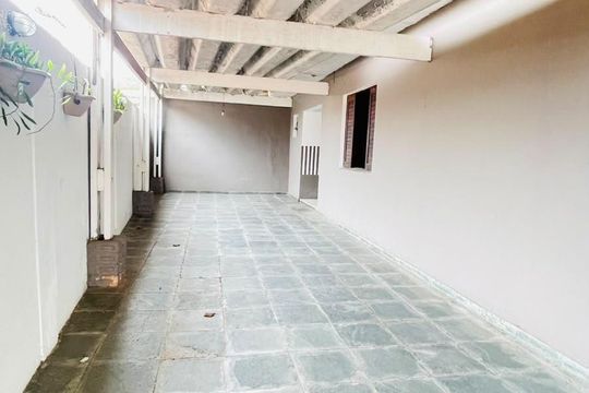 Garagem de casa para alugar com 3 quartos, 380m² em Chácara Tres Pain, Embu das Artes