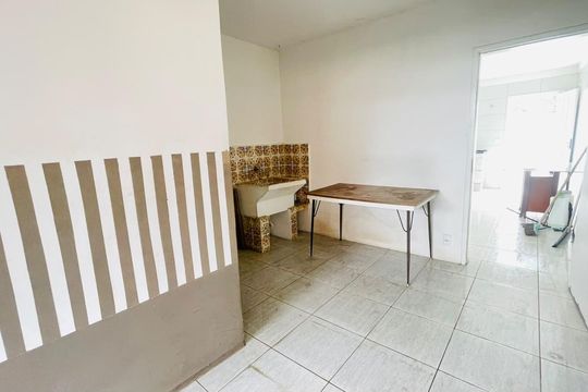 Área de Serviço de casa para alugar com 3 quartos, 380m² em Chácara Tres Pain, Embu das Artes