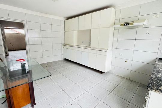 Cozinha de casa para alugar com 3 quartos, 380m² em Chácara Tres Pain, Embu das Artes