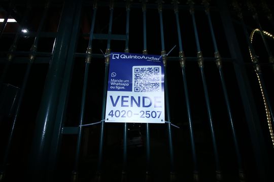 Placa de casa à venda com 3 quartos, 200m² em Olaria, Rio de Janeiro
