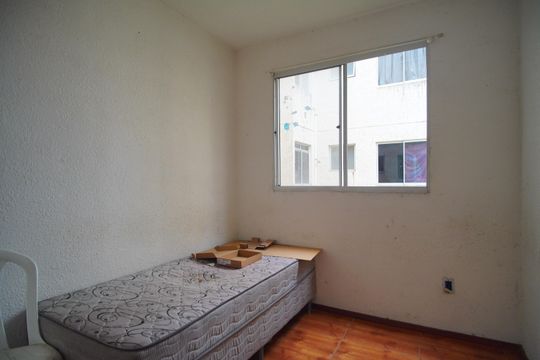Quarto 2 de apartamento para alugar com 2 quartos, 48m² em Santos Dumont, São Leopoldo