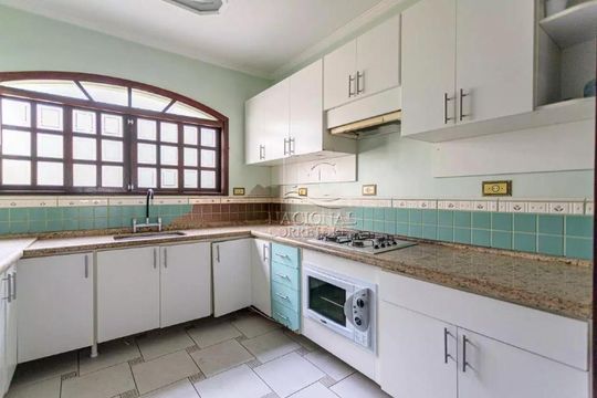 Casa à venda com 4 quartos, 282m² em Parque das Nações, Santo André