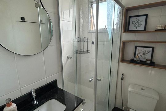 Banheiro de apartamento à venda com 2 quartos, 49m² em Jardim Myrian Moreira da Costa, Campinas