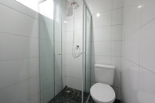 Banheiro de kitnet/studio para alugar com 1 quarto, 30m² em Cambuci, São Paulo