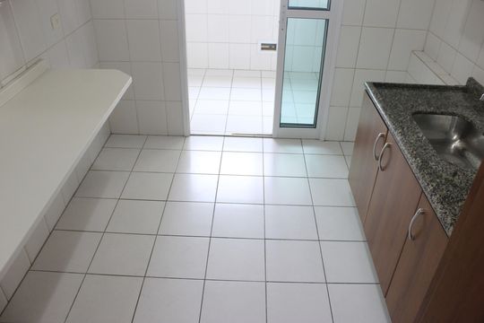 Cozinha de apartamento para alugar com 3 quartos, 76m² em Picanço, Guarulhos