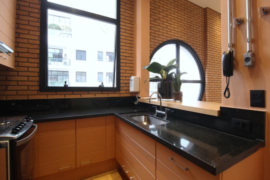 Cozinha de apartamento à venda com 2 quartos, 126m² em Itaim Bibi, São Paulo