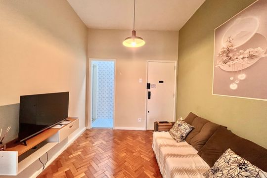 Sala de apartamento para alugar com 1 quarto, 50m² em Copacabana, Rio de Janeiro