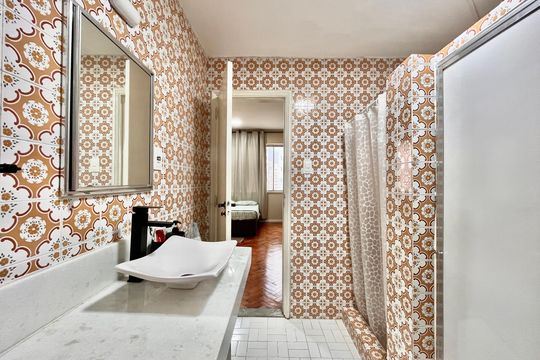 Banheiro de apartamento para alugar com 1 quarto, 50m² em Copacabana, Rio de Janeiro