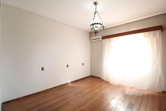Quarto 1 - Suíte de casa para alugar com 3 quartos, 250m² em Tabajaras, Uberlândia