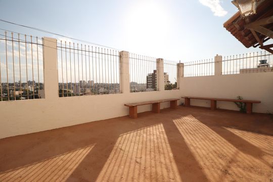 Área de Serviço de casa para alugar com 3 quartos, 250m² em Tabajaras, Uberlândia