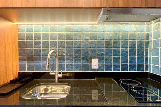 Cozinha de apartamento para alugar com 1 quarto, 25m² em Pinheiros, São Paulo